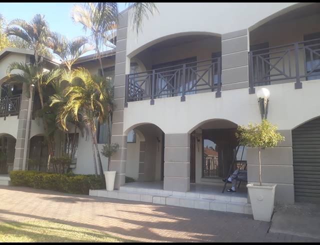 4 BEDROOM HOUSE FOR SALE IN ZINNIAVILLE